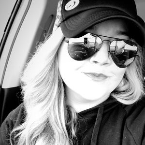 Meet your Posher, Cassandra